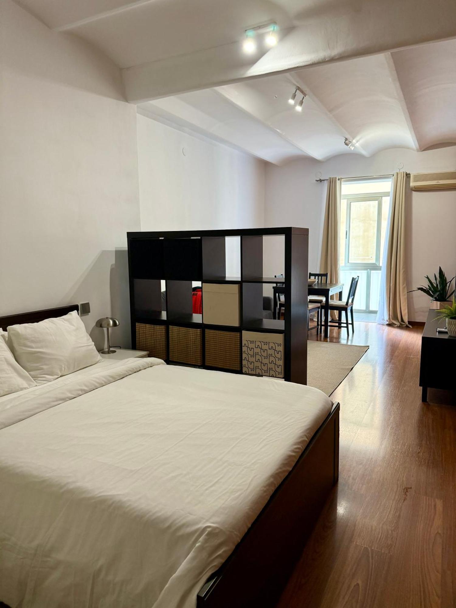 Newly Renovated Stylish Eixample - Great Location Барселона Экстерьер фото